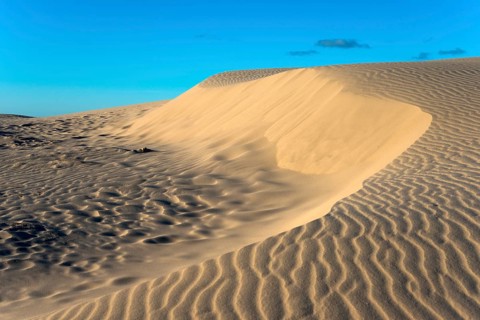 Travelling dune
