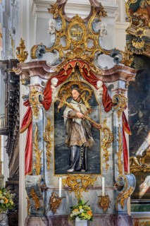 Side altar