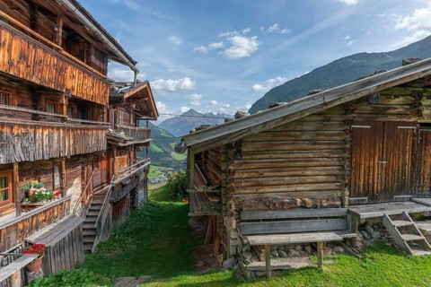Historic farmhouses in the hamlet of Gemais