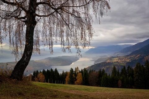 Autumn atmosphere at Lake Lake Millstatt