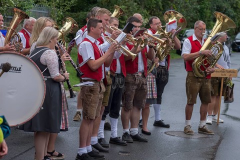 Brass band plays at the traditional Tanzlindenfest in Limmersdorf