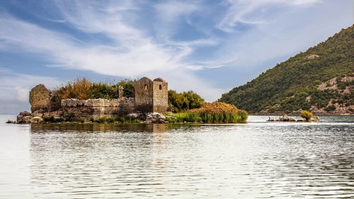 Natural paradise and national park Lake Scutari