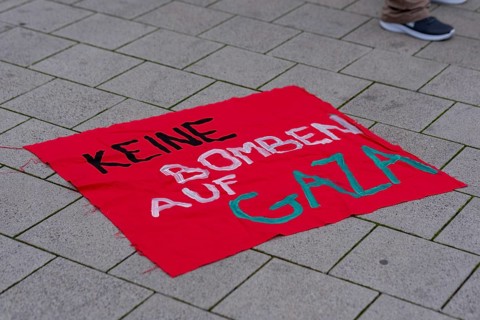 Lettering No bombs on Gaza