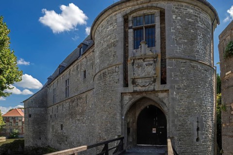 Entrance gate with coats of arms of the Chateau de Feluy