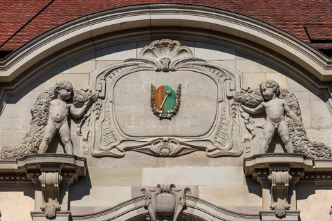 Detail of the building Les anciens bains municipaux