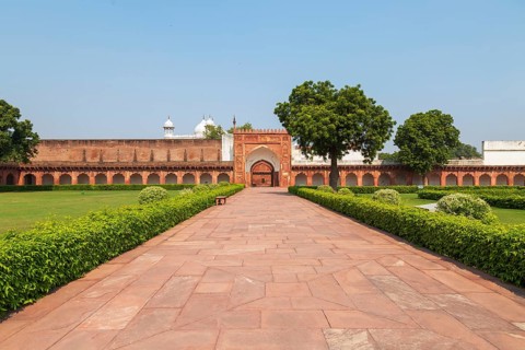 Agra Fort is a historical fort in the city of Agra in India