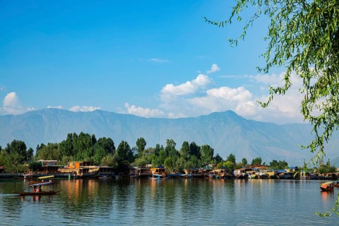 Shikars boat on dale lake in Srinagar