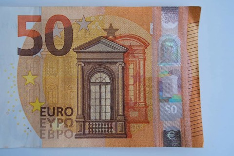 Symbol photo on the subject of cash