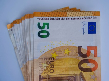 Symbol photo on the subject of cash