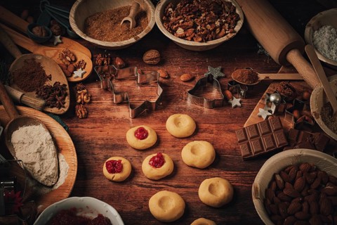 Hussarenkrapferl are filled with jam
