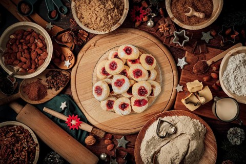 Plate with hussar doughnuts