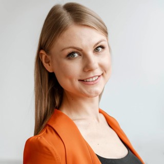 Portrait young businesswoman