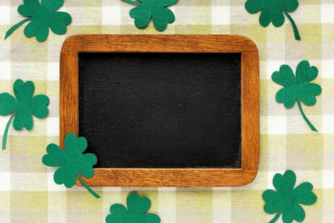 St patrick clovers frame arrangement