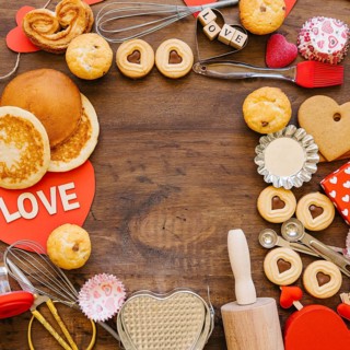 Border from pastry bakeware