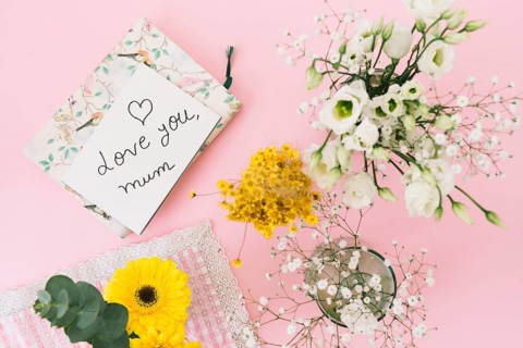 Love you mum inscription with flowers notebook