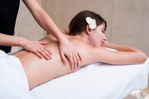 Relaxing exfoliation back spa