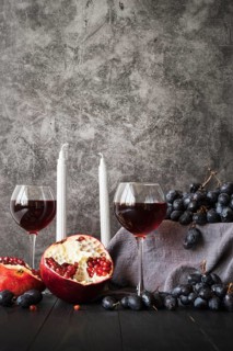 Thanksgiving arrangement with wine glasses