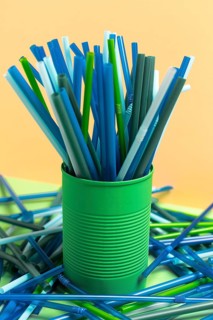 Colorful plastic straw collection can 2