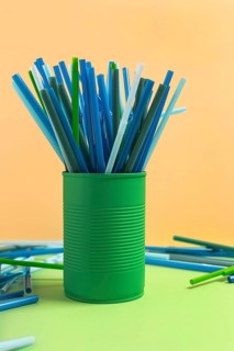 Colorful plastic straw collection can 3