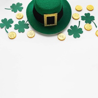 High angle clovers hat coins