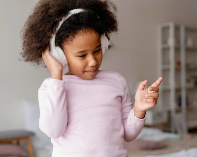Little girl with headphones 4