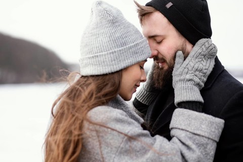 Side view young couple hugging 2
