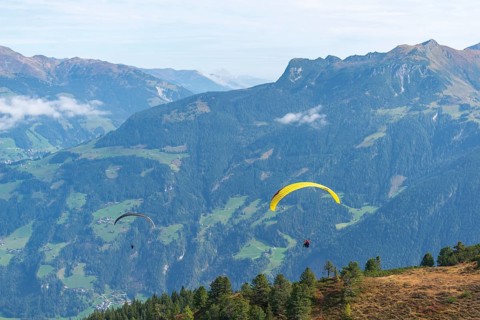Tandem paragliding flight