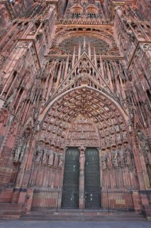 Main portal with tympanum