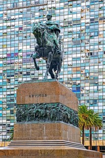 Monument to General Jose Gervasio Artigas on the Plaza Independencia