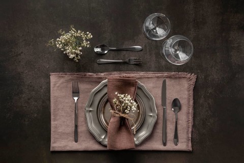 Table etiquette elements top view