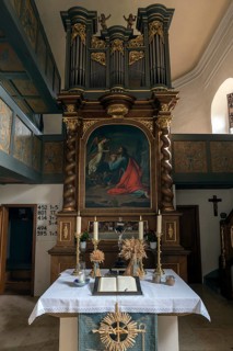 Organ above the altar