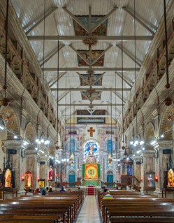 Interior of Santa Cruz Cathedral Basilica