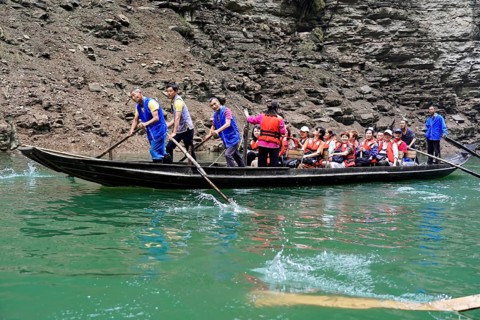 Special boats for the side arms of the Yangtze
