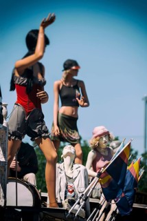 Mannequins as hippies on Route 66
