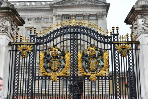 Royal coat of arms at the gate