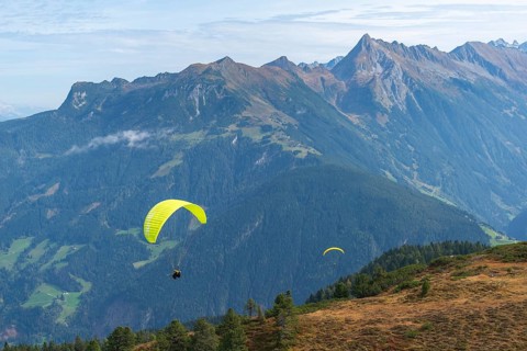 Tandem paragliding flight