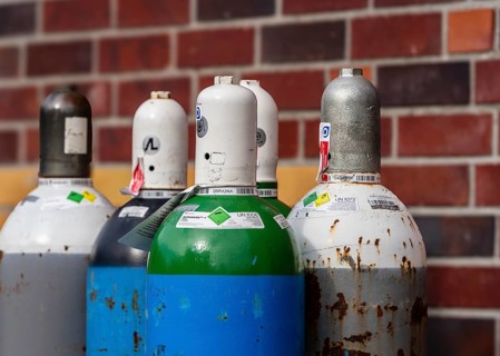 Industrial steel cylinders with inert gas