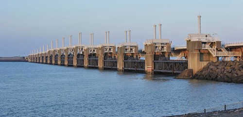 Storm flood barrier