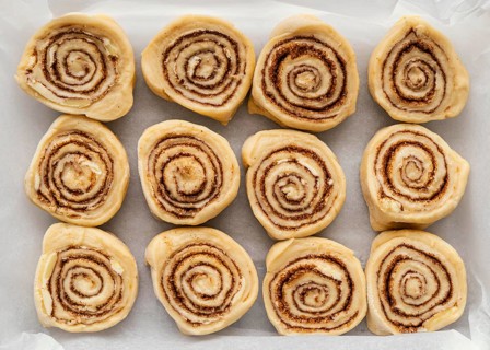 Flat lay cinnamon rolls tray