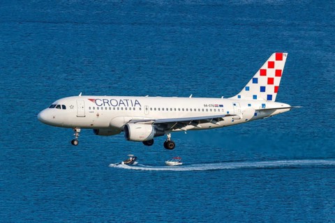 A Croatia Airlines Airbus A319 aircraft with the registration 9A-CTG at Split Airport