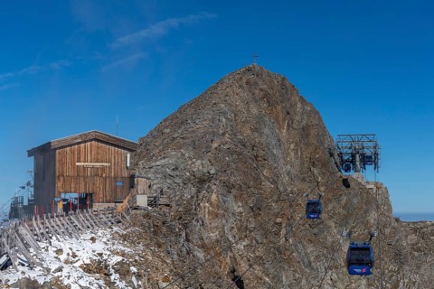 Year-round ski resort
