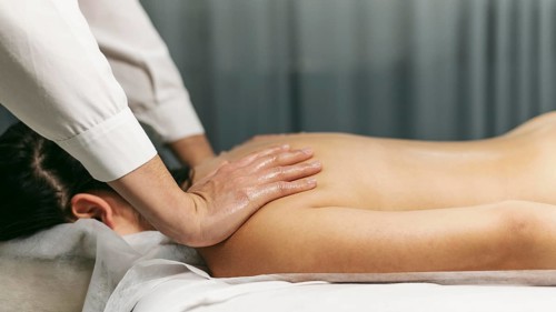 Side view client massage session