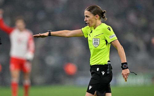 Referee Referee Stephanie Frappart gesture gesture points to the spot