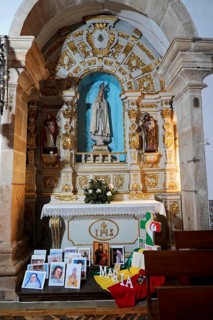 Side altar