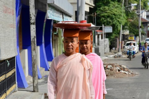 Buddhist nuns going begging