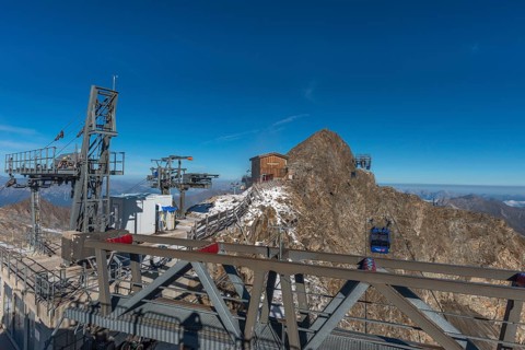 Year-round ski resort