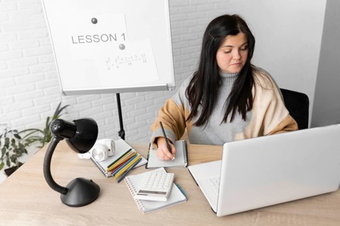 Medium shot woman teaching lesson