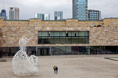 Artwork Body of Knowledge by Jaume Plensa on the Westend Campus of Goethe University