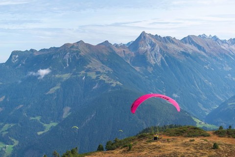 Tandem paragliding flight