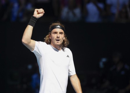 Stefanos Tsitsipas cheers